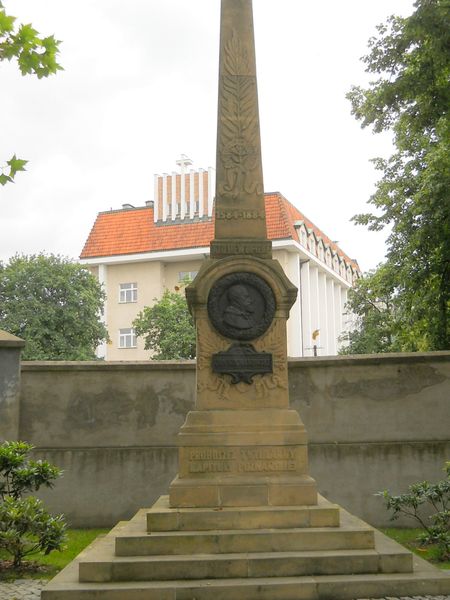 Pomnik Jan Kochowski Ak.Lubrańskiego2